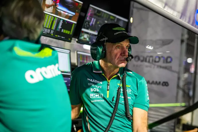 Aston Martin presenta el AMR26 de Fernando Alonso en Barcelona y marca una nueva etapa en la F1