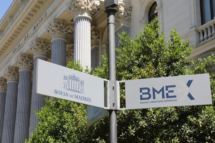 El Ibex 35 inicia la jornada con un avance del 0,5% y alcanza los 17.600 puntos