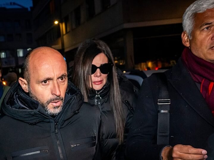 El dueño del bar suizo reconoce el error en la salida cerrada de su establecimiento