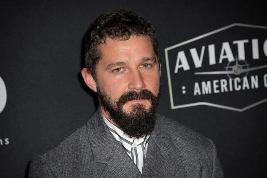 Shia LaBeouf enfrenta acusaciones de agresión en Mardi Gras, Nueva Orleans, según EFE