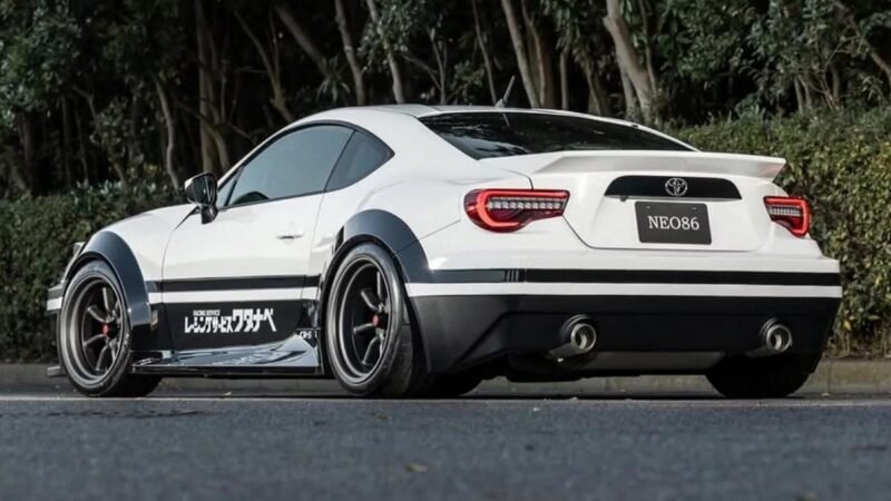Resultado Japón NEO86: unión de Toyota GT86 y AE86 en una exhibición única y emocionante.