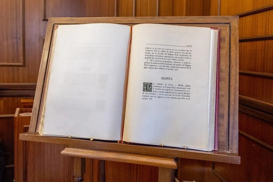 Cuarenta imágenes de EFE para recordar la Constitución de 1978, la más antigua de España