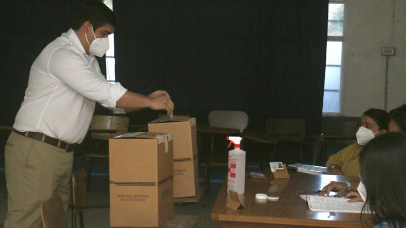 Inician las votaciones en Costa Rica para las elecciones generales