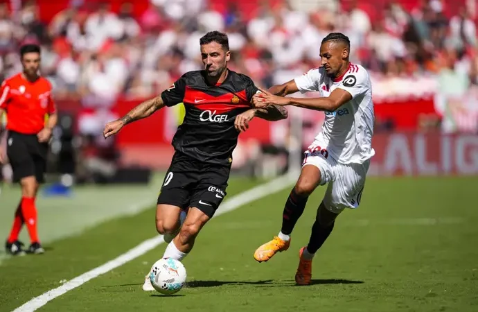 El Mallorca lucha por mantenerse en la liga y complicar el encuentro al Sevilla