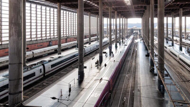 La huelga de trenes comienza el lunes con 350 servicios de alta velocidad cancelados y Cercanías