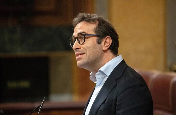 Cuerpo sugiere fomentar eurobonos para establecer un refugio financiero y fortalecer la soberanía