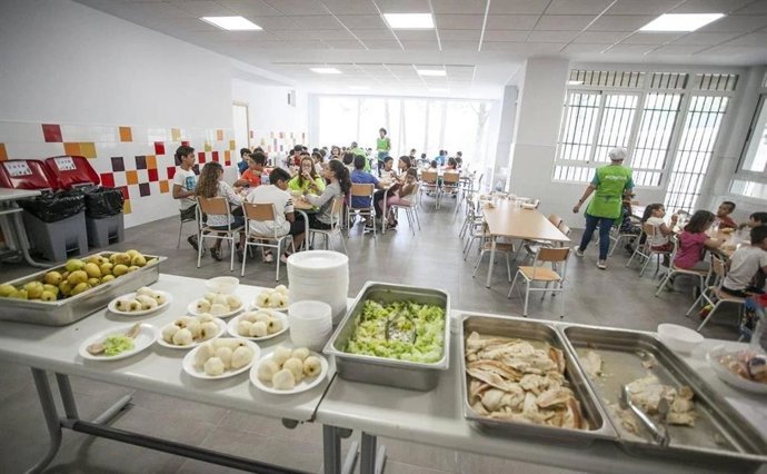 Un estudio revela que solo el 26% de los comedores escolares ofrece suficiente pescado azul