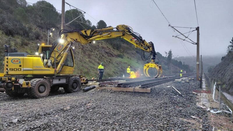 Adif tomó material de Adamuz al irse la Guardia Civil sin que se precintara, según Ineco