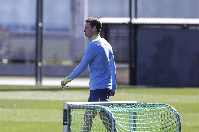 Frenkie de Jong estará alejado de los campos entre 5 y 6 semanas debido a una lesión muscular