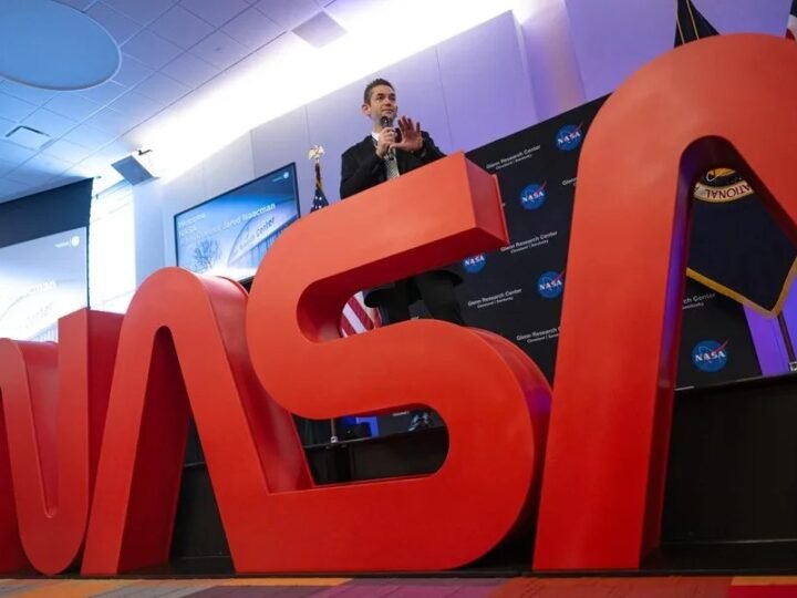 La NASA presenta un plan de 20.000 millones para volver a la Luna en 2028 y el CERN transporta