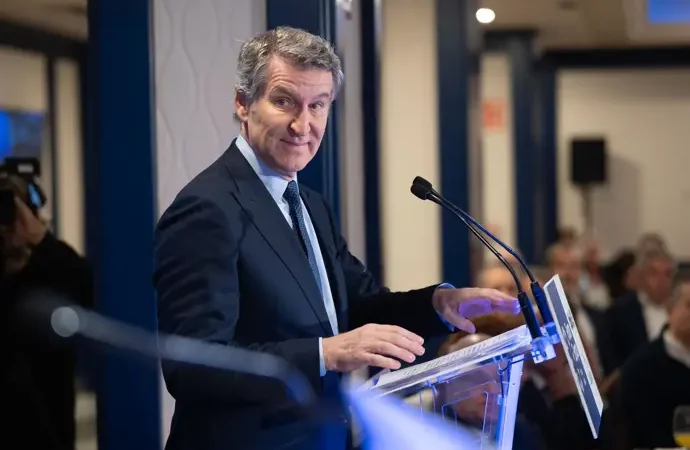 Feijóo critica a Sánchez por su postura ante Irán y aboga por mantener vínculos con EE.UU.