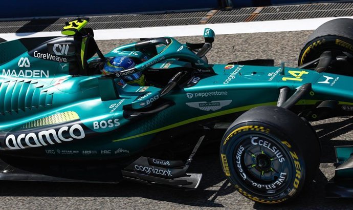 Fernando Alonso marca casi cinco segundos en una jornada de libres complicada para Aston Martin