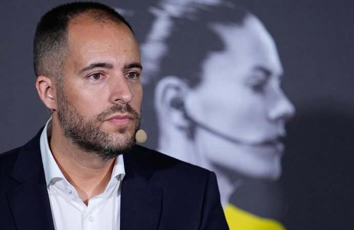 LaLiga y RFEF utilizarán una microcámara en los árbitros principales esta jornada en LaLiga EA