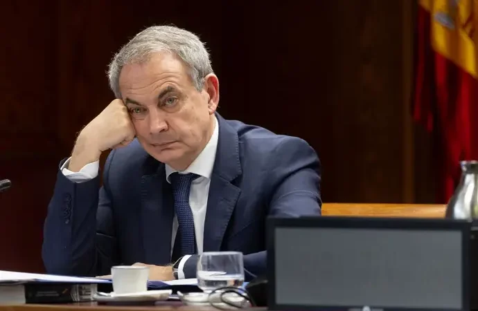 El PP incorpora la ‘comisión Koldo’ en las campañas electorales con citas como Illa y Zapatero