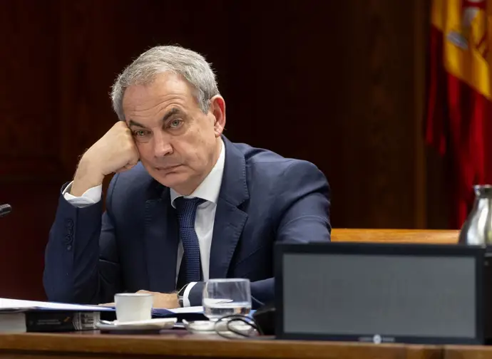 El PP incorpora la ‘comisión Koldo’ en las campañas electorales con citas como Illa y Zapatero