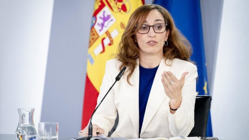 El Gobierno restablece la atención sanitaria para inmigrantes sin papeles