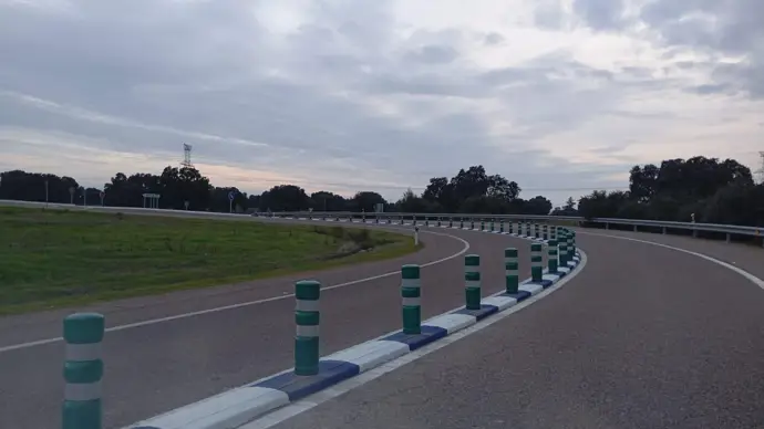 Transportes destina cerca de 3 millones de euros para prevenir giros indebidos en la autovía