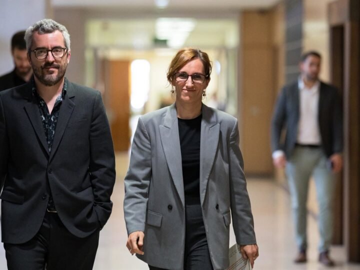 Sanidad afirma que no es viable el negocio turístico sanitario por acceso al SNS de inmigrantes