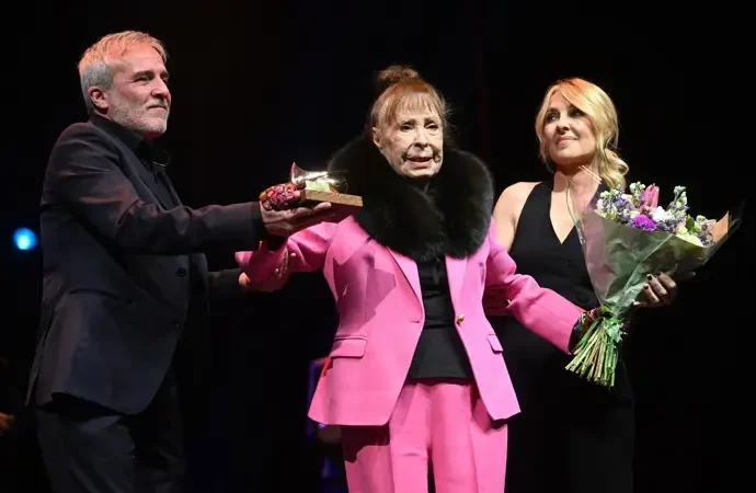 Políticos y colegas del arte rinden homenaje a Gemma Cuervo, actriz inmensa, elegante y chispeante