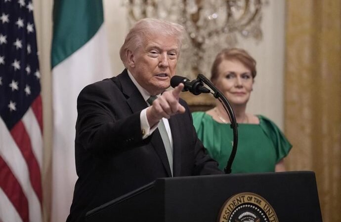 Francia opina que Trump debe asumir su responsabilidad y no solicitar ayuda en este momento