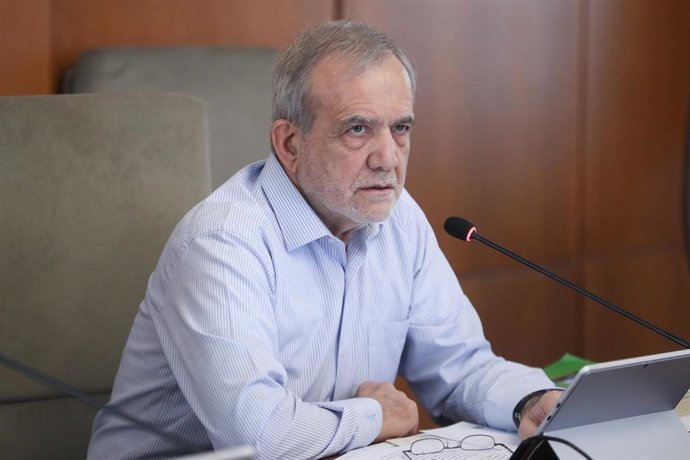 Pezeshkian denuncia los asaltos a su infraestructura energética y advierte sobre consecuencias