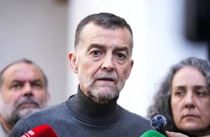 Maíllo elogia a Sumar: «Un penalti dudoso en el minuto 90 vale si se gana el partido» ERC critica p