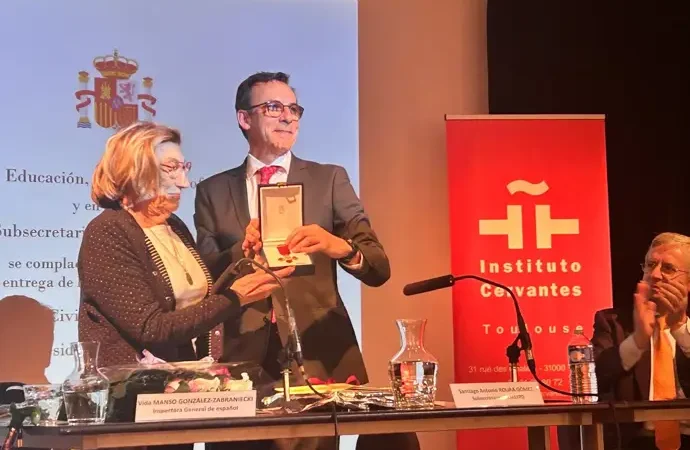 Vida Manso González-Zabraniecki recibe la Orden de Alfonso X el Sabio por promover la cultura