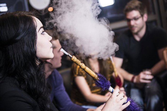 El riesgo de la shisha que muchos desconocen: no se evita al aire libre ni por poco tiempo.