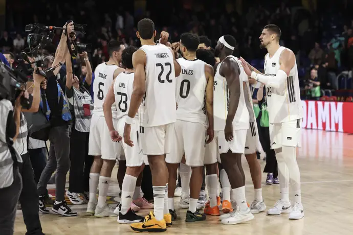 El Real Madrid se impone en el Palau ante un Barcelona que mostró debilidades en su juego