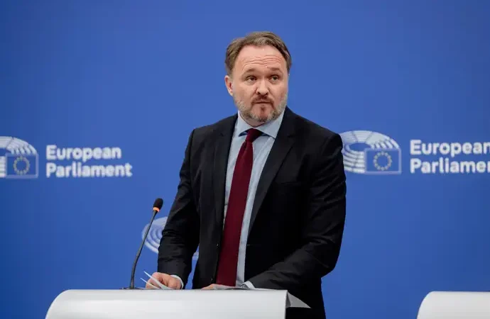 Bruselas pide a los países de la UE que comiencen a rellenar sus reservas de gas para el invierno