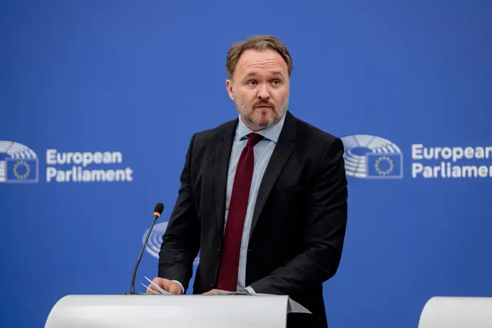 Bruselas pide a los países de la UE que comiencen a rellenar sus reservas de gas para el invierno