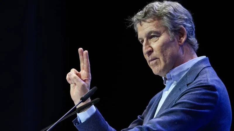 Feijóo celebra cuatro años en Génova con un PP unido por victorias, pero aún influenciado por