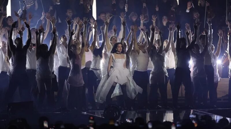 Rosalía cancela su actuación en Milán debido a problemas de salud por intoxicación alimentaria