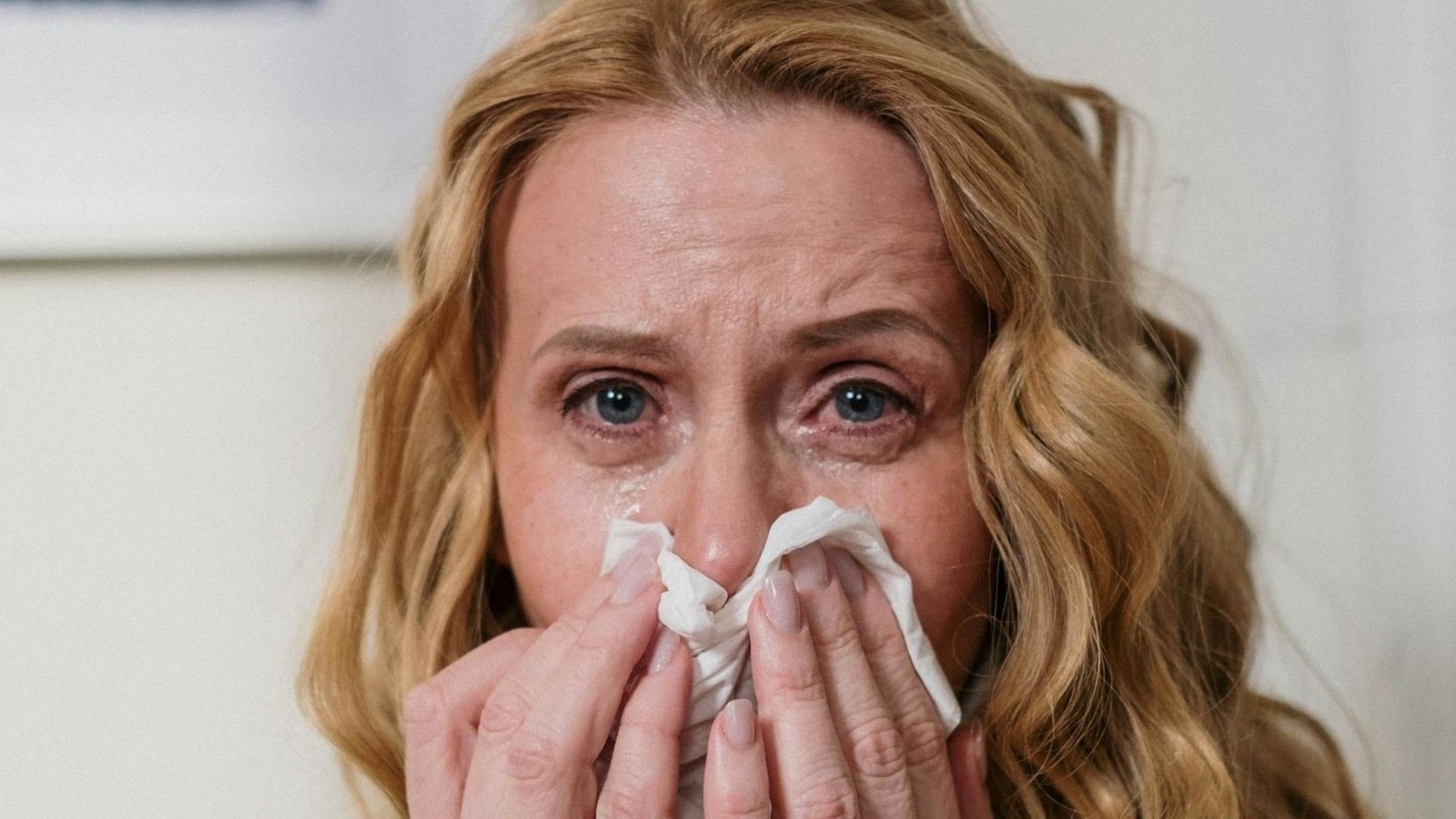 La rinitis alérgica afecta a uno de cada cuatro españoles; descubre cómo aliviarla frente al