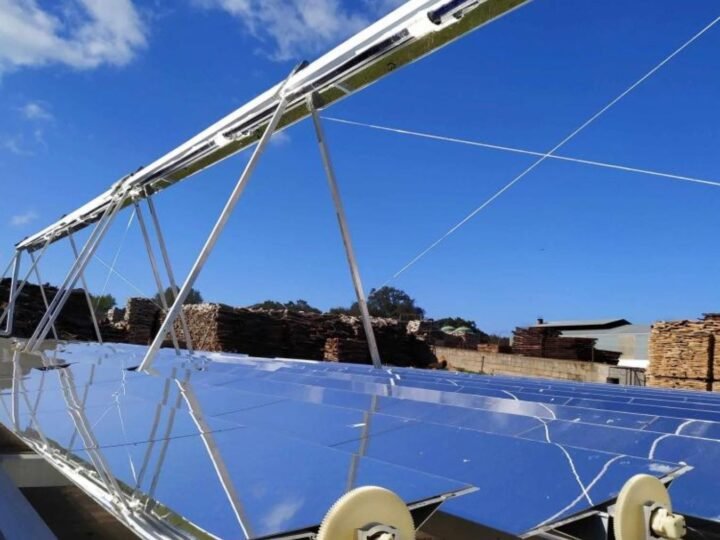 La tecnología Fresnel muestra alta eficiencia en energía solar térmica industrial, según