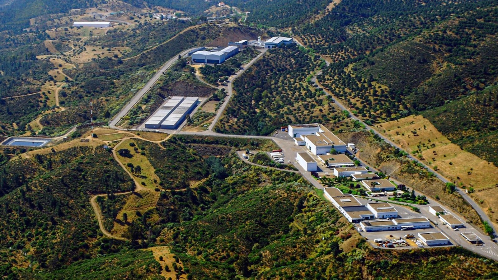 Los ecologistas celebran la transformación del cementerio nuclear en una planta solar en España