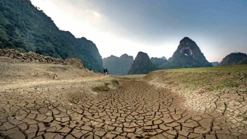 Riesgo de escasez de agua en España: piden a vecinos de un pueblo de Segovia llenar piscinas ya
