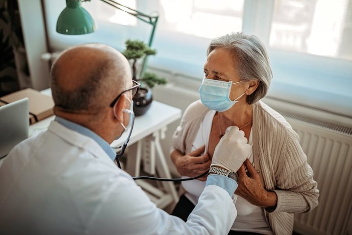 El deterioro pulmonar podría justificar la gravedad de la gripe y la COVID en los ancianos