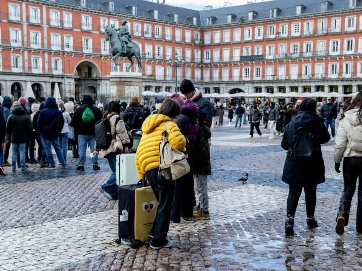 España acogió a 10,7 millones de turistas extranjeros hasta febrero, con un gasto histórico de