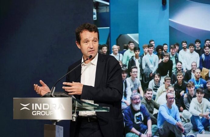 Escribano renuncia a su puesto en Indra por responsabilidad y para preservar la estabilidad de la