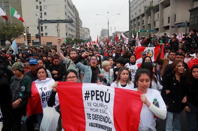 Perú inicia un nuevo proceso electoral en medio de una crisis política y con numerosos candidatos
