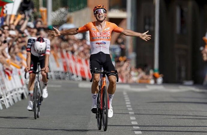 Laurence supera a Igor Arrieta en el esprint tras una prolongada escapada en el País Vasco