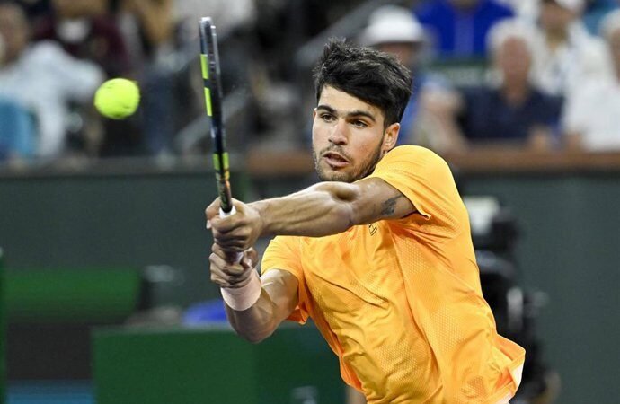 Alcaraz supera a un difícil Etcheverry y avanza a los cuartos de final en Montecarlo