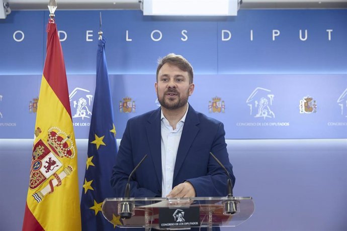 Sumar critica a Puigdemont por bloquear el decreto de vivienda y al PSOE por su escasa implicación