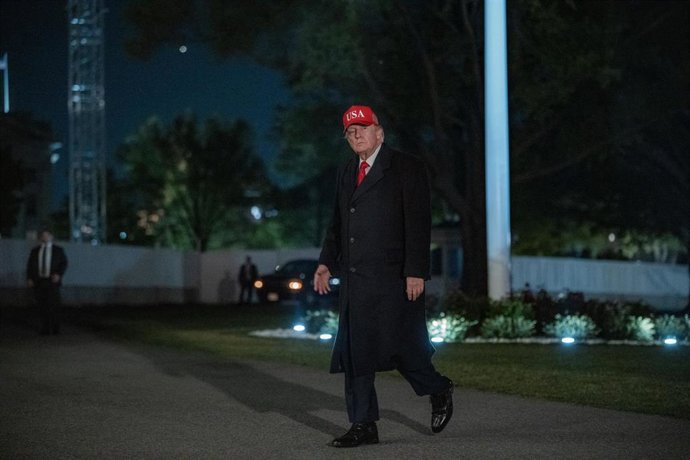 Trump menciona que «numerosos barcos» están en camino a EE.UU. por petróleo tras el cierre en