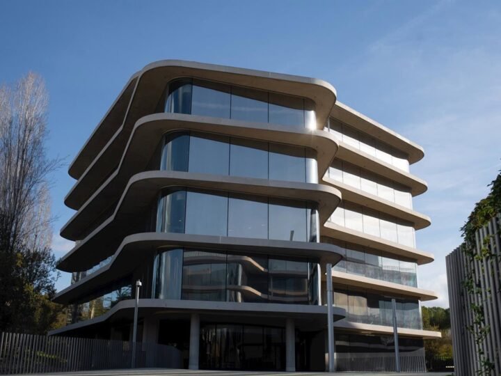 Grifols reduce anticipadamente 500 millones de euros en bonos con un interés del 7,5% para 2030