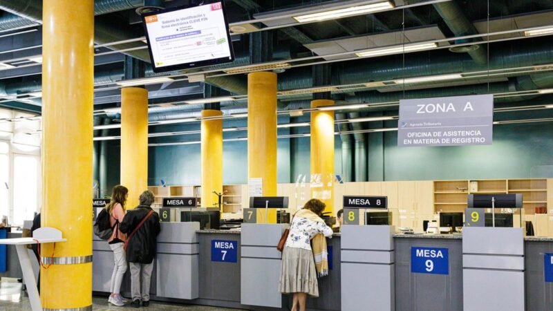Resuelta la reducción de la jornada semanal a 35 horas para 220.000 trabajadores de la AGE