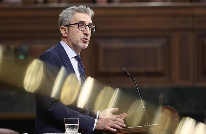 El ministro España afirma que el teletrabajo «llegó para quedarse», pero de forma voluntaria