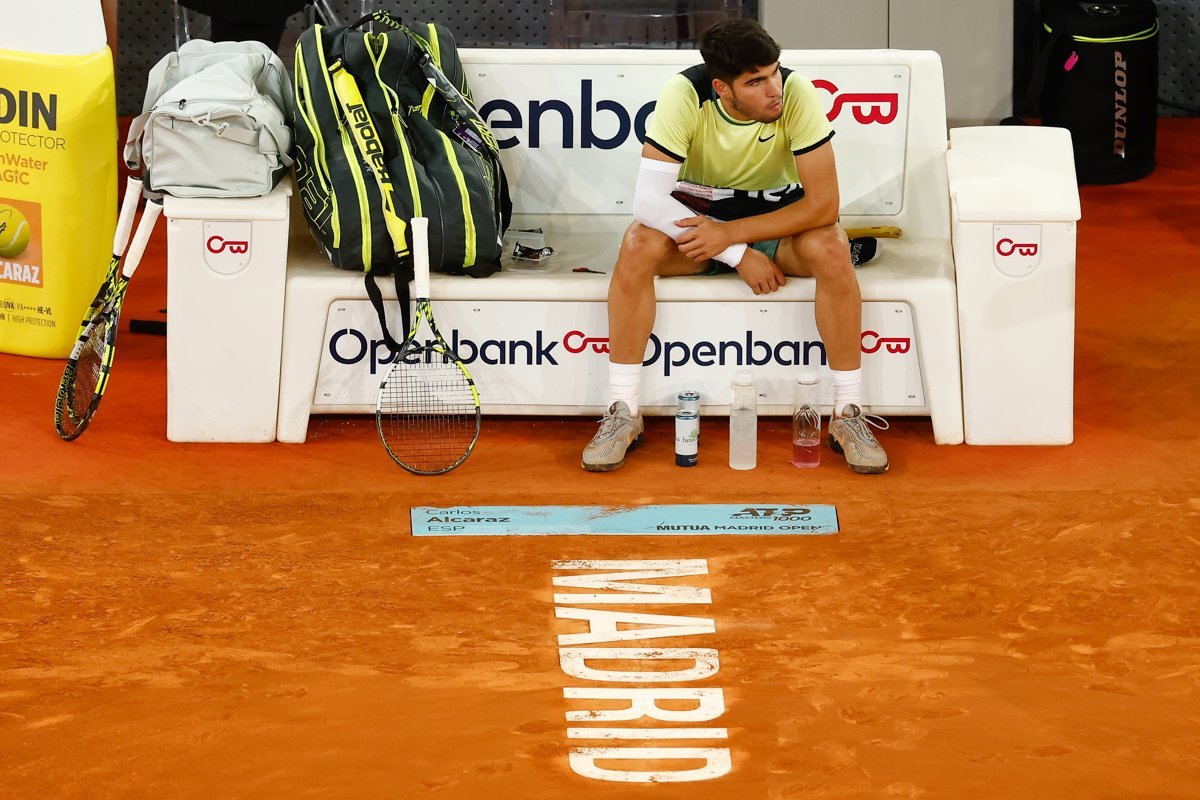 Alcaraz no participará en el Mutua Madrid Open debido a una lesión en la espalda