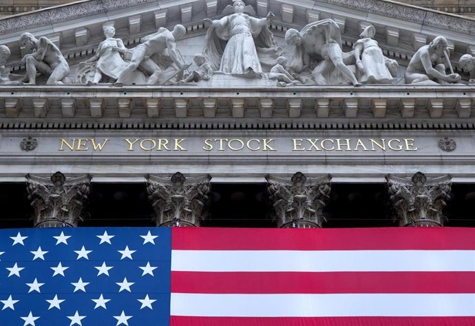 Wall Street se eleva tras la reapertura del estrecho de Ormuz, S&P 500 y Nasdaq alcanzan máximos